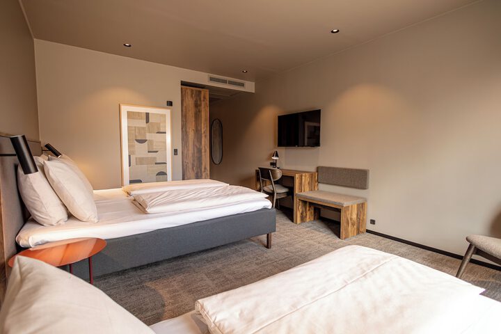 Room 4 of 50