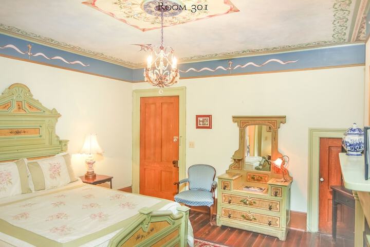 Room 14 of 170