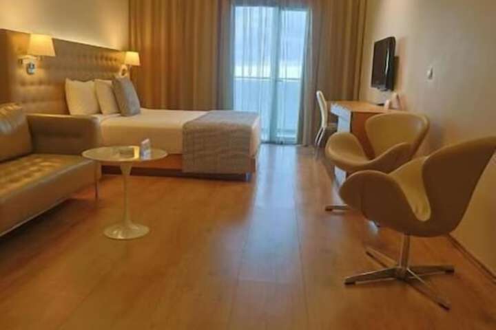 Room 3 of 23
