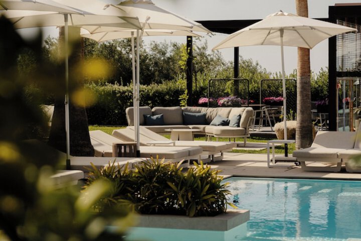 Pool 83 of 157