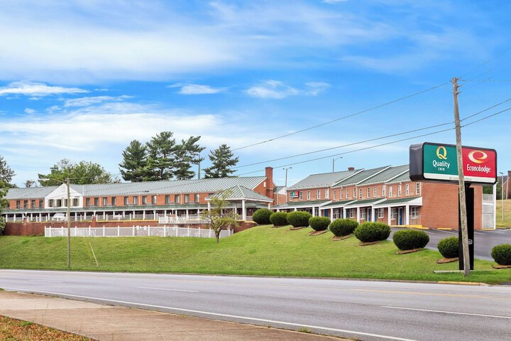 Econo Lodge Waynesboro - Skyline Drive in Waynesboro, VA