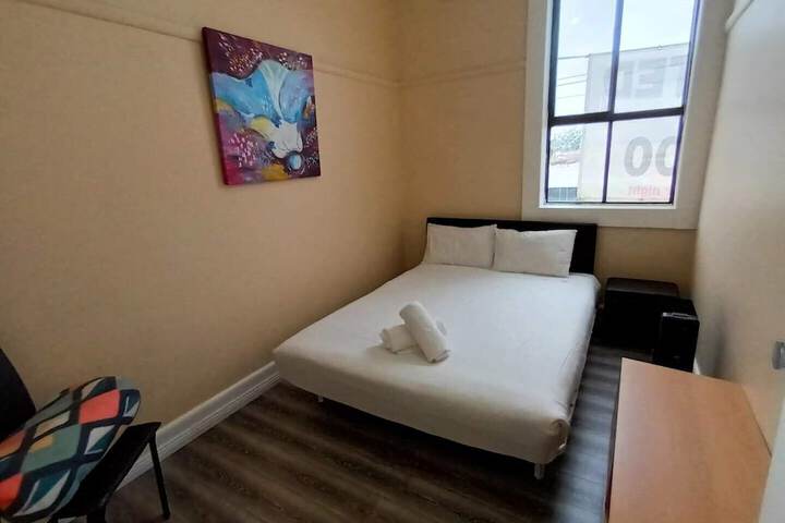 Room 17 of 43