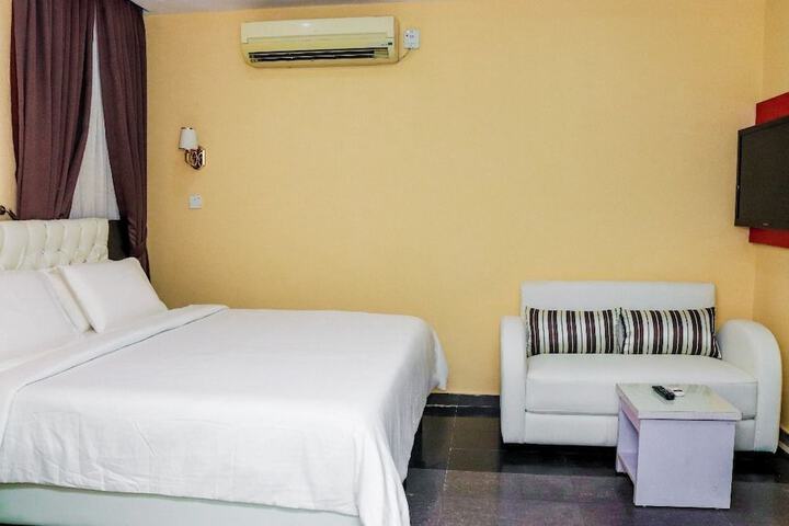 Room 14 of 14