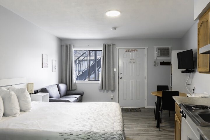 Room 6 of 147