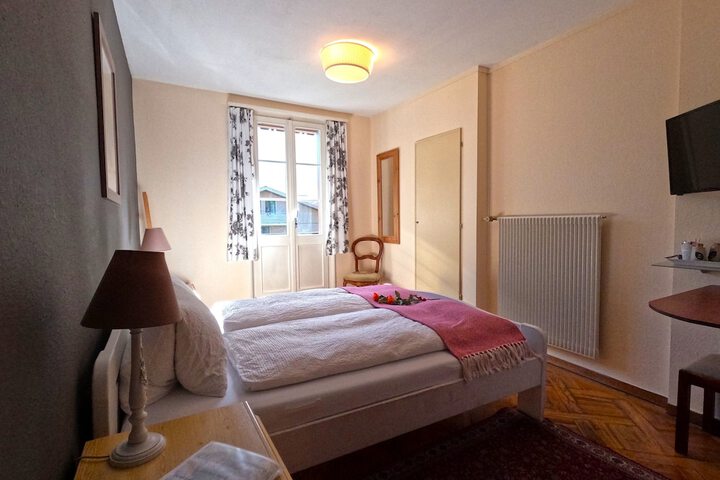 Room 14 of 173