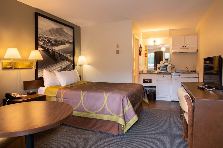 Room 14 of 36