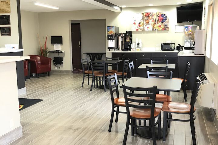 Breakfast/Coffee Service 30 of 39