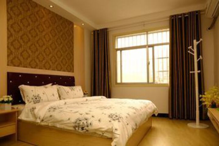 Room 4 of 11
