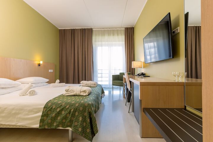 Room 7 of 89