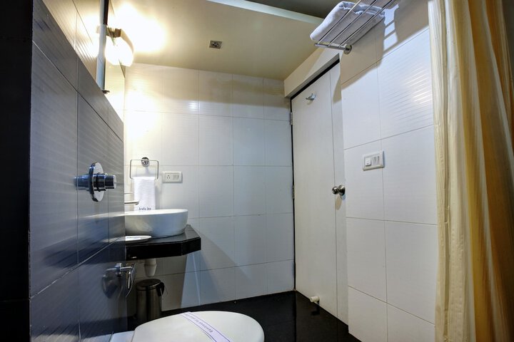 Room 19 of 28