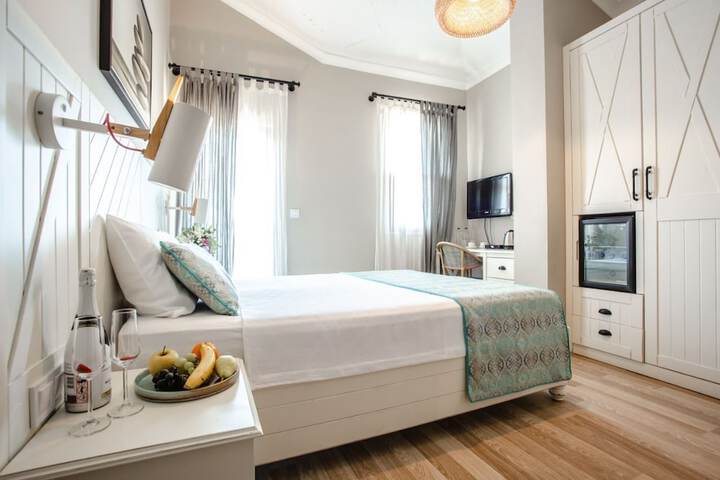 Room 4 of 55