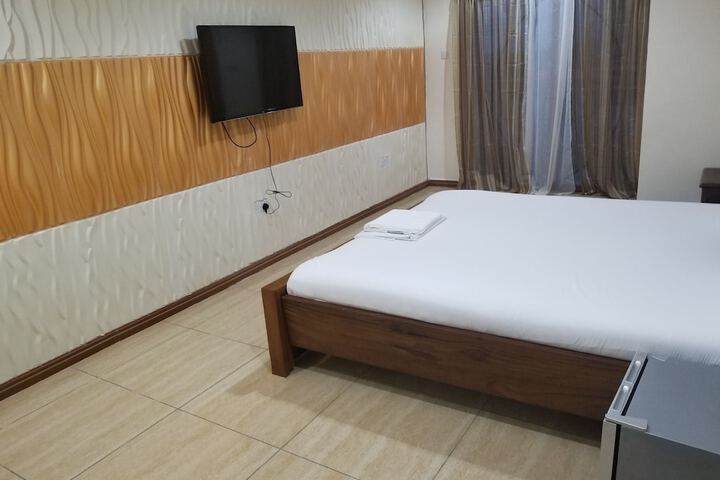 Room 5 of 71