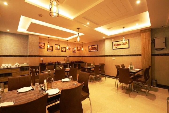 Dining 45 of 60