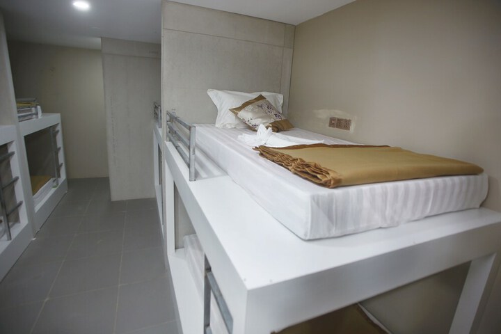 Room 6 of 21