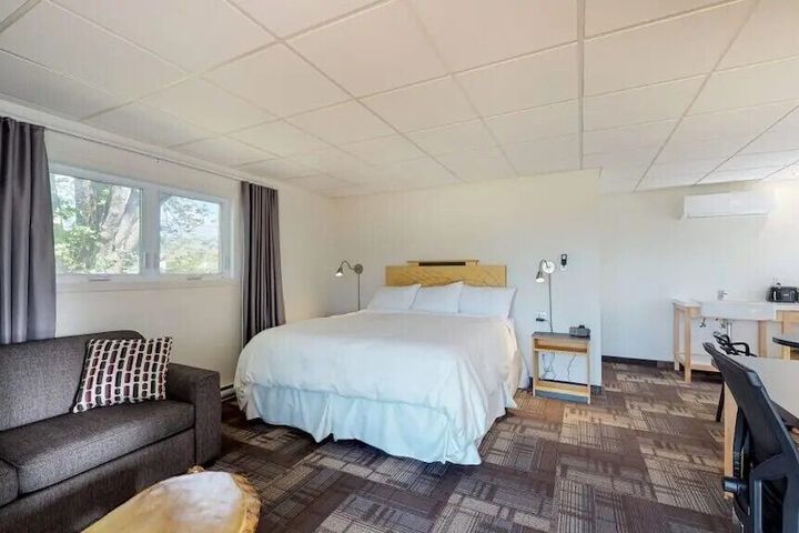 Room 48 of 140