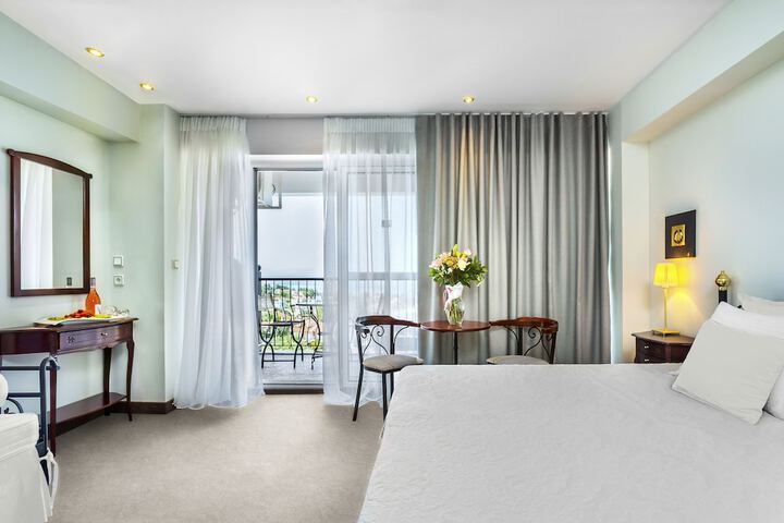Room 38 of 221