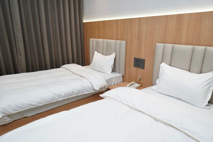 Room 9 of 31