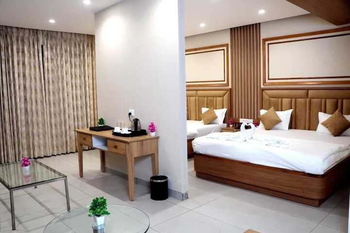 Room 2 of 35