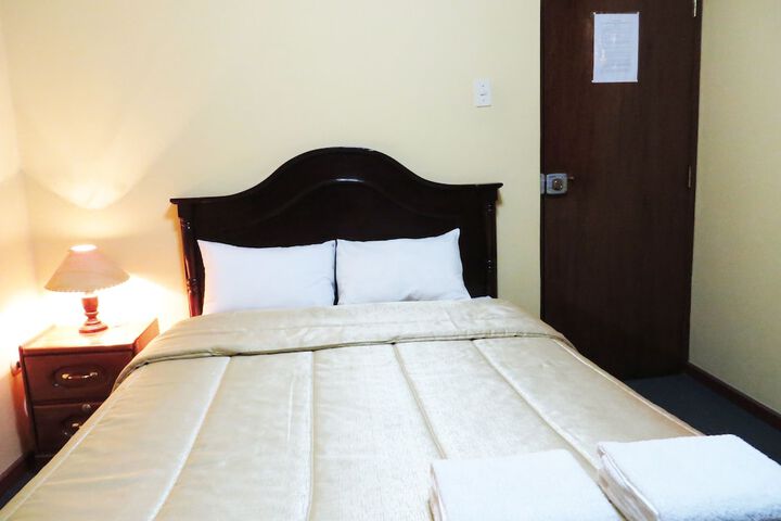 Room 3 of 10