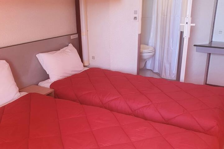Room 16 of 49