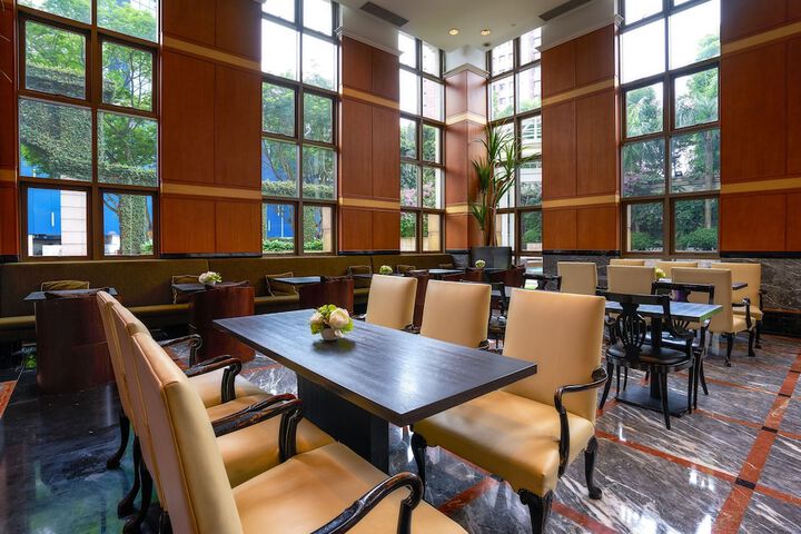 Entrance & Lobby
