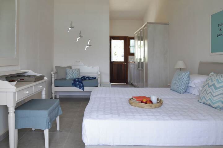 Room 15 of 102