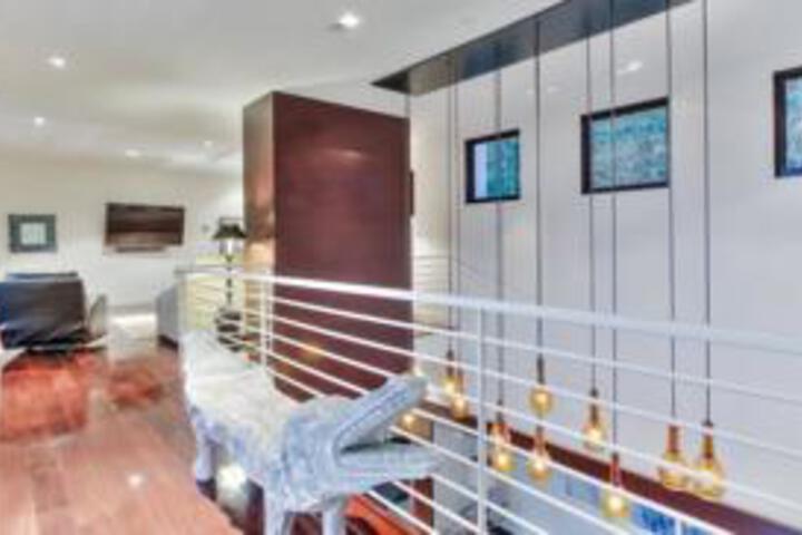 1060 - Hollywood Hills Oasis - RUD 113234 in Los Angeles, CA