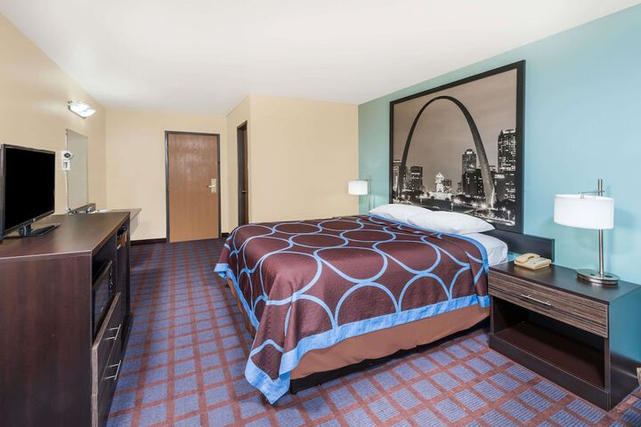 Room 4 of 24