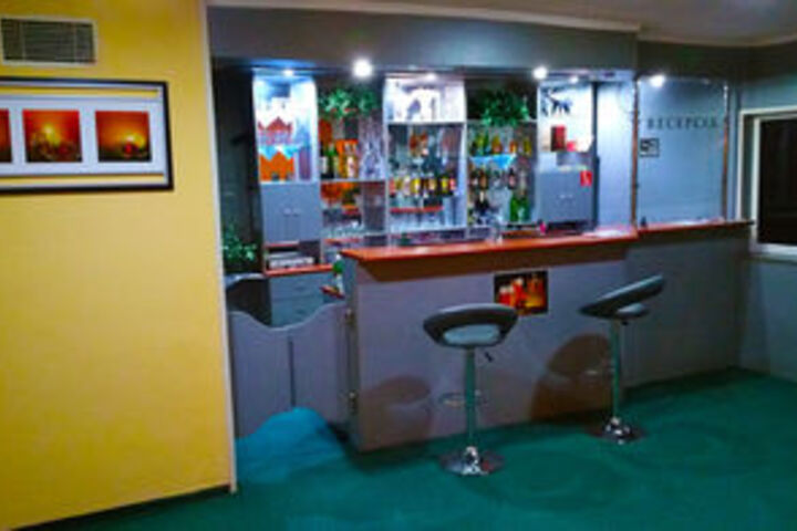 Lounge 10 of 10