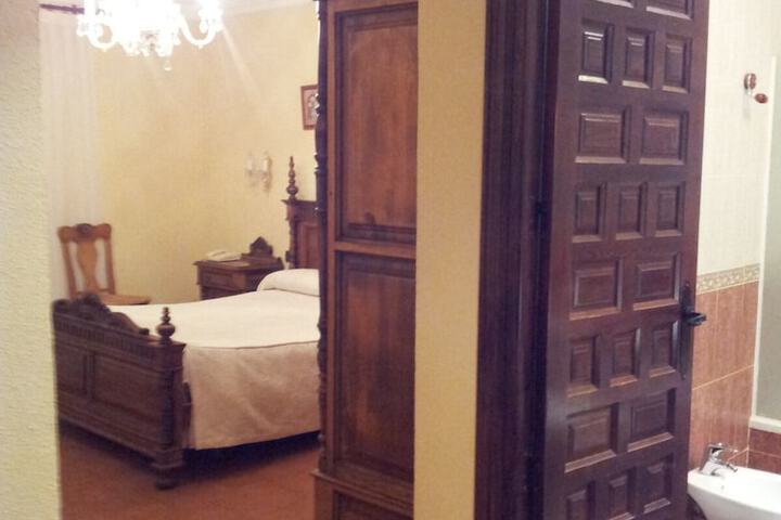Room 5 of 6
