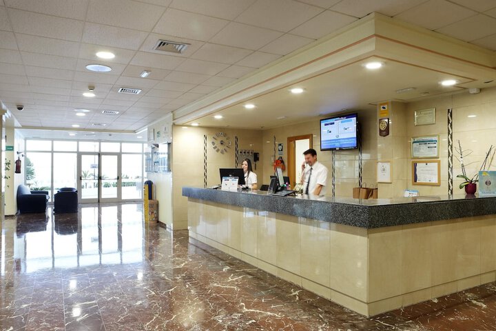 Entrance & Lobby