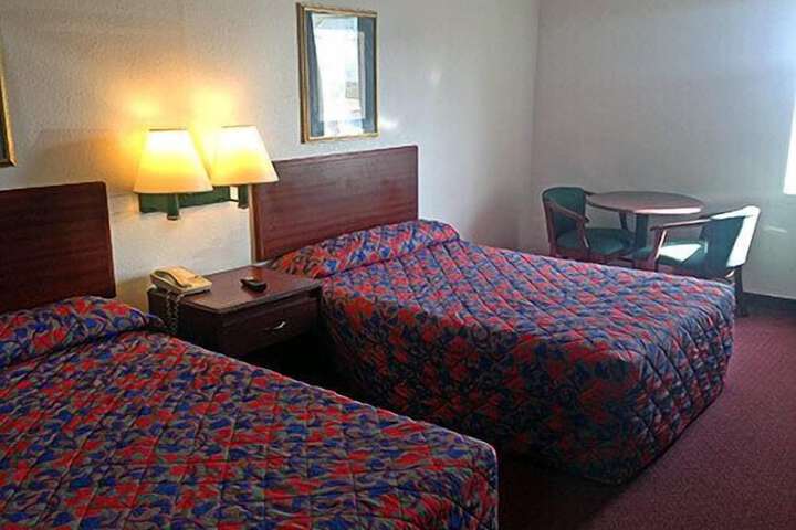 Room 17 of 46