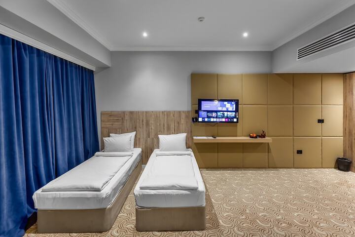 Room 19 of 173