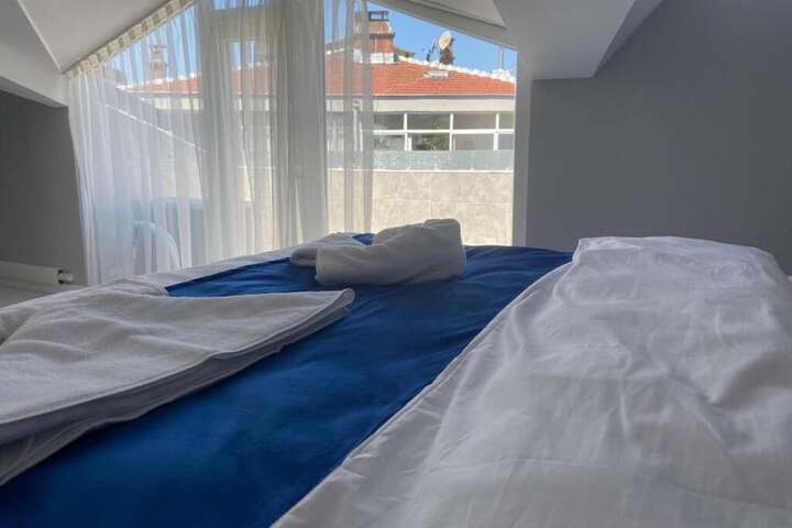 Room 4 of 30