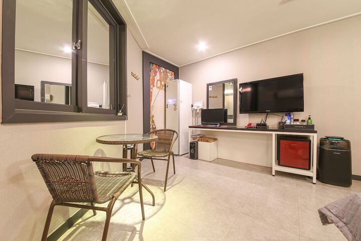 Room 44 of 118