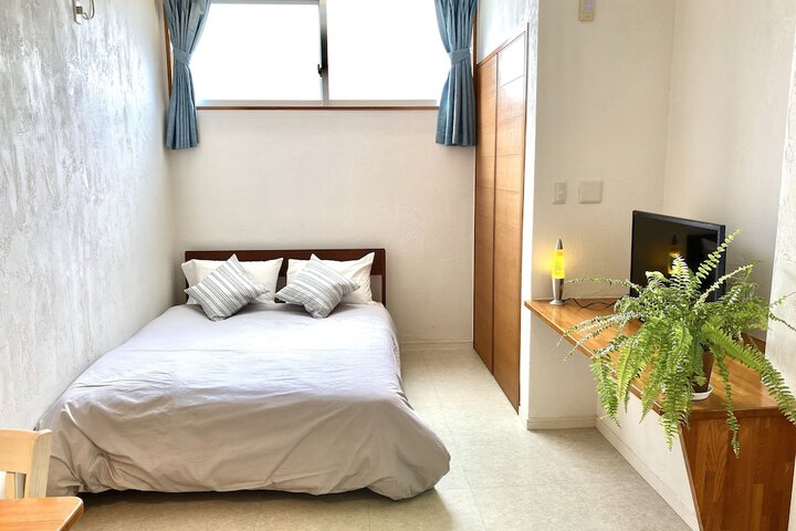 Room 8 of 34