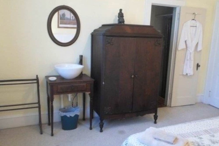 Room 16 of 50