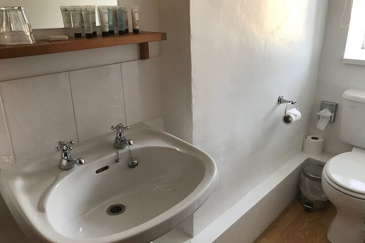 Room 15 of 27