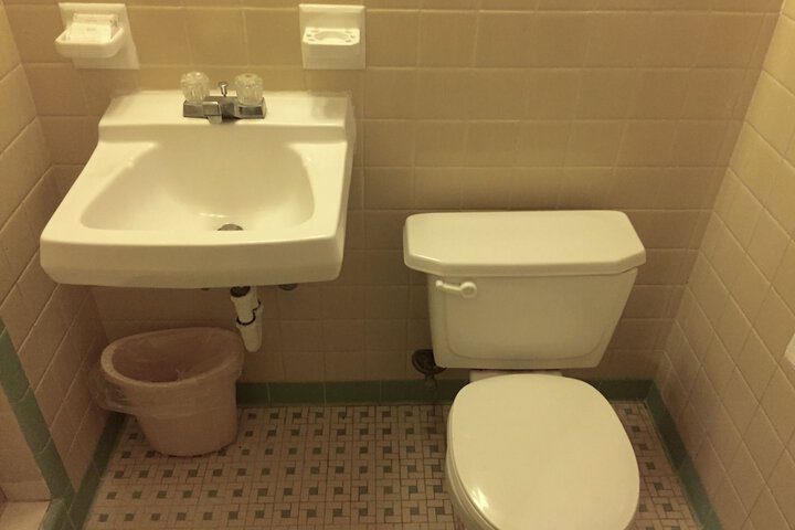 Room 12 of 24