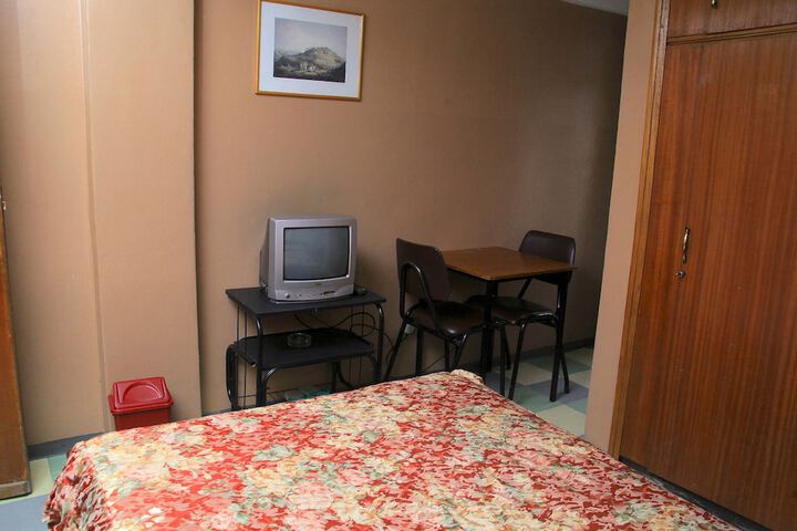 Room 11 of 30