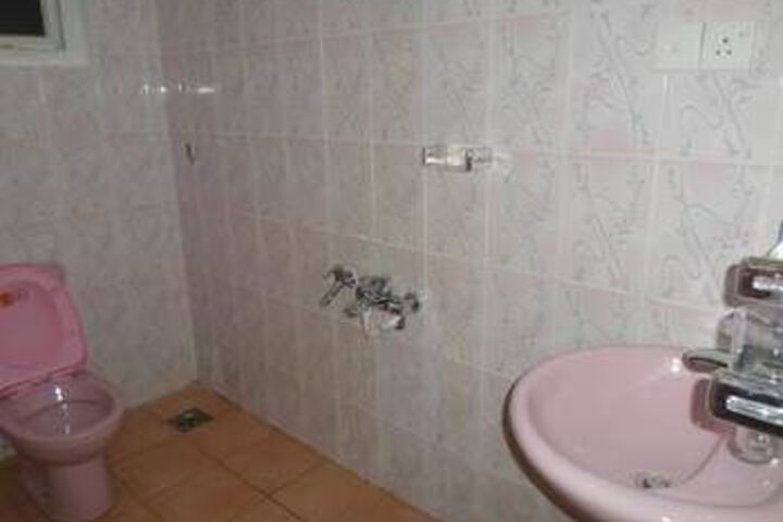Room 9 of 71