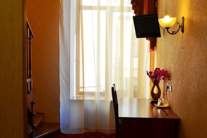 Room 25 of 115