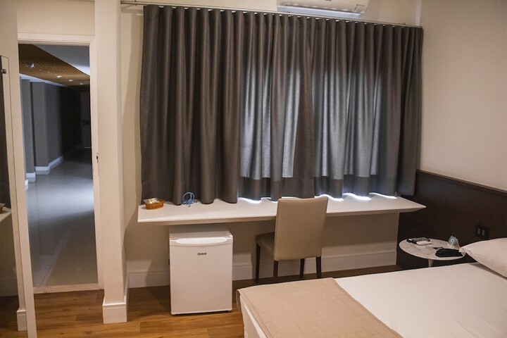 Room 11 of 41