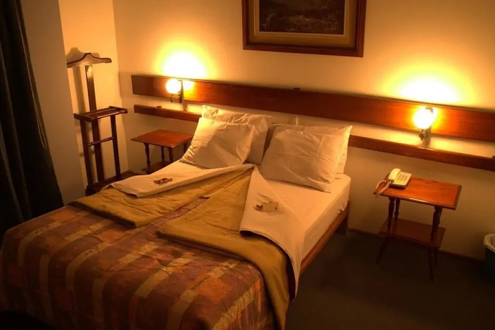 Room 7 of 28
