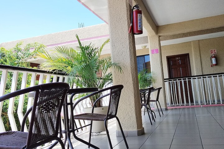 Sundeck 80 of 90