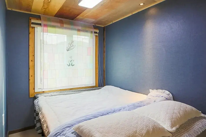 Room 2 of 26