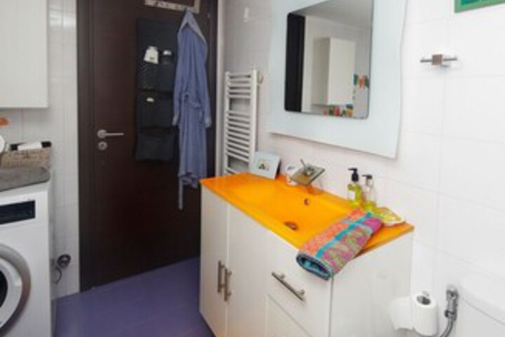 Room 4 of 47