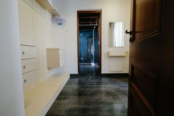 Room 10 of 39