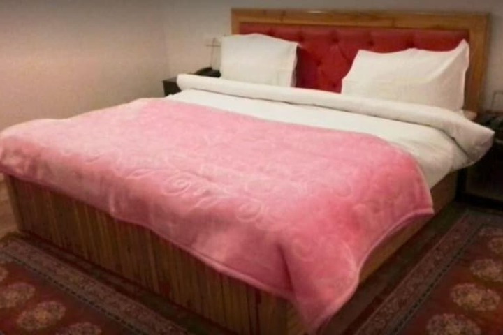 Room 7 of 24