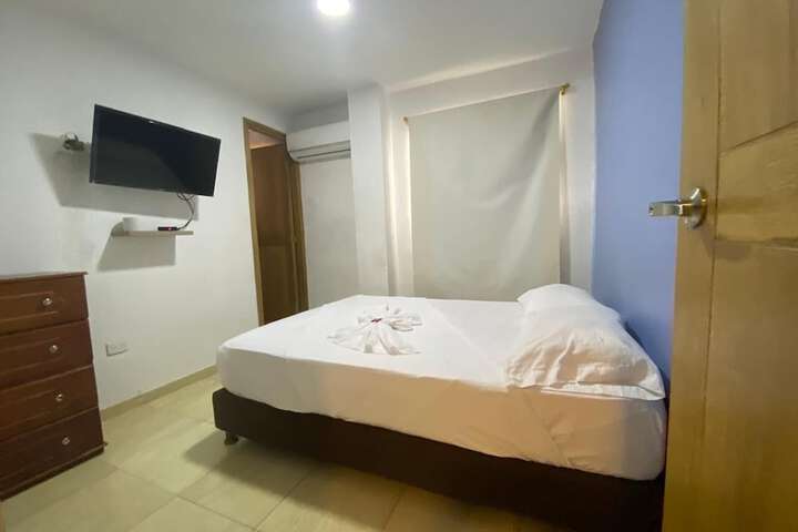 Room 5 of 10